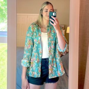 NATURAL LIFE Brand “Lived In Button Down” in Turquoise Bouquets, Size M
